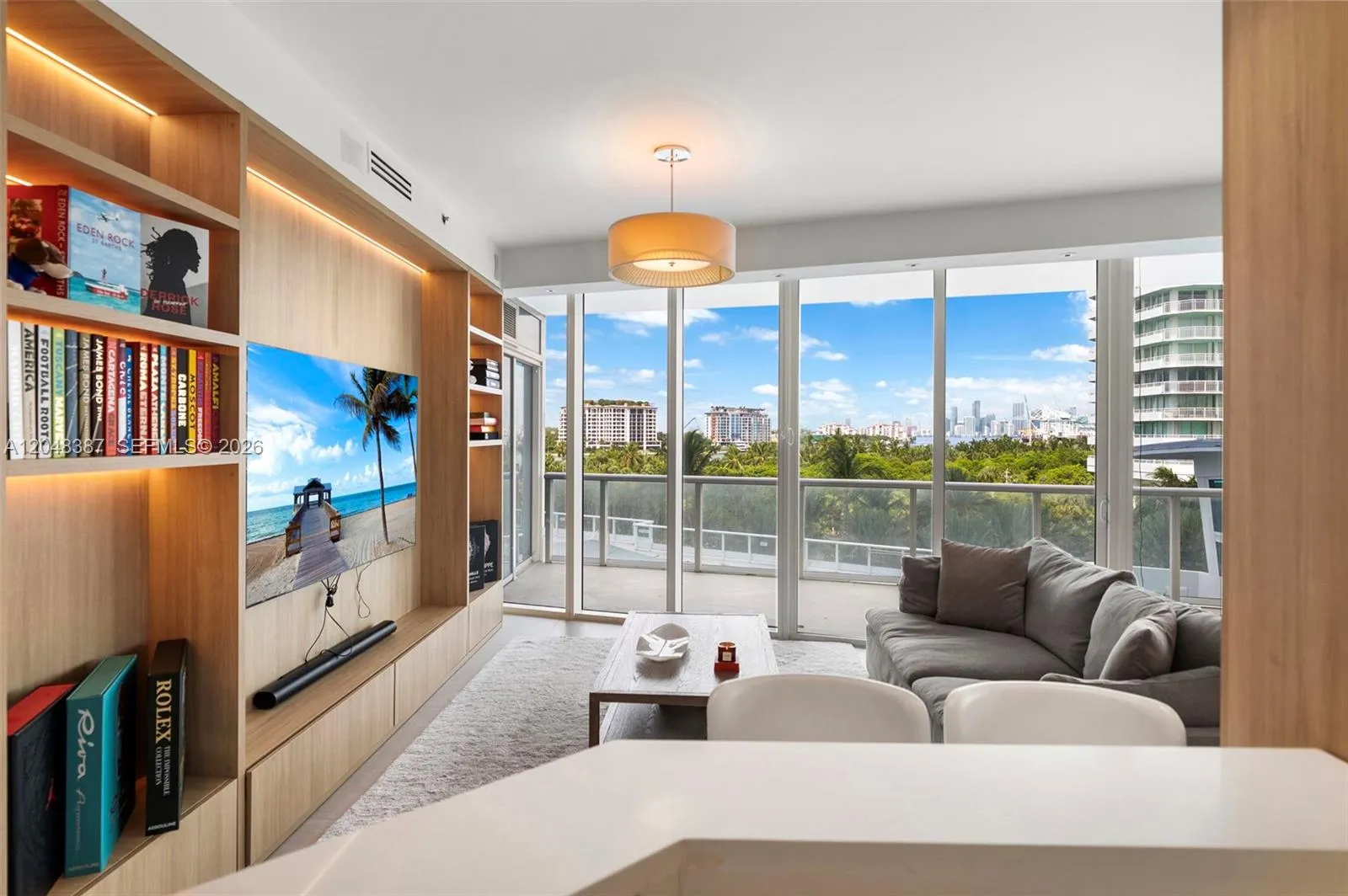 En Renta 100 S Pointe Drive 501, Miami Beach, FL 33139, Miami Beach, FL 33139