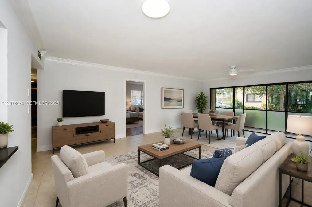 Foto de propiedad en 100 SE 7th Street 1, Deerfield Beach, FL 33441 Deerfield Beach con MLS# 