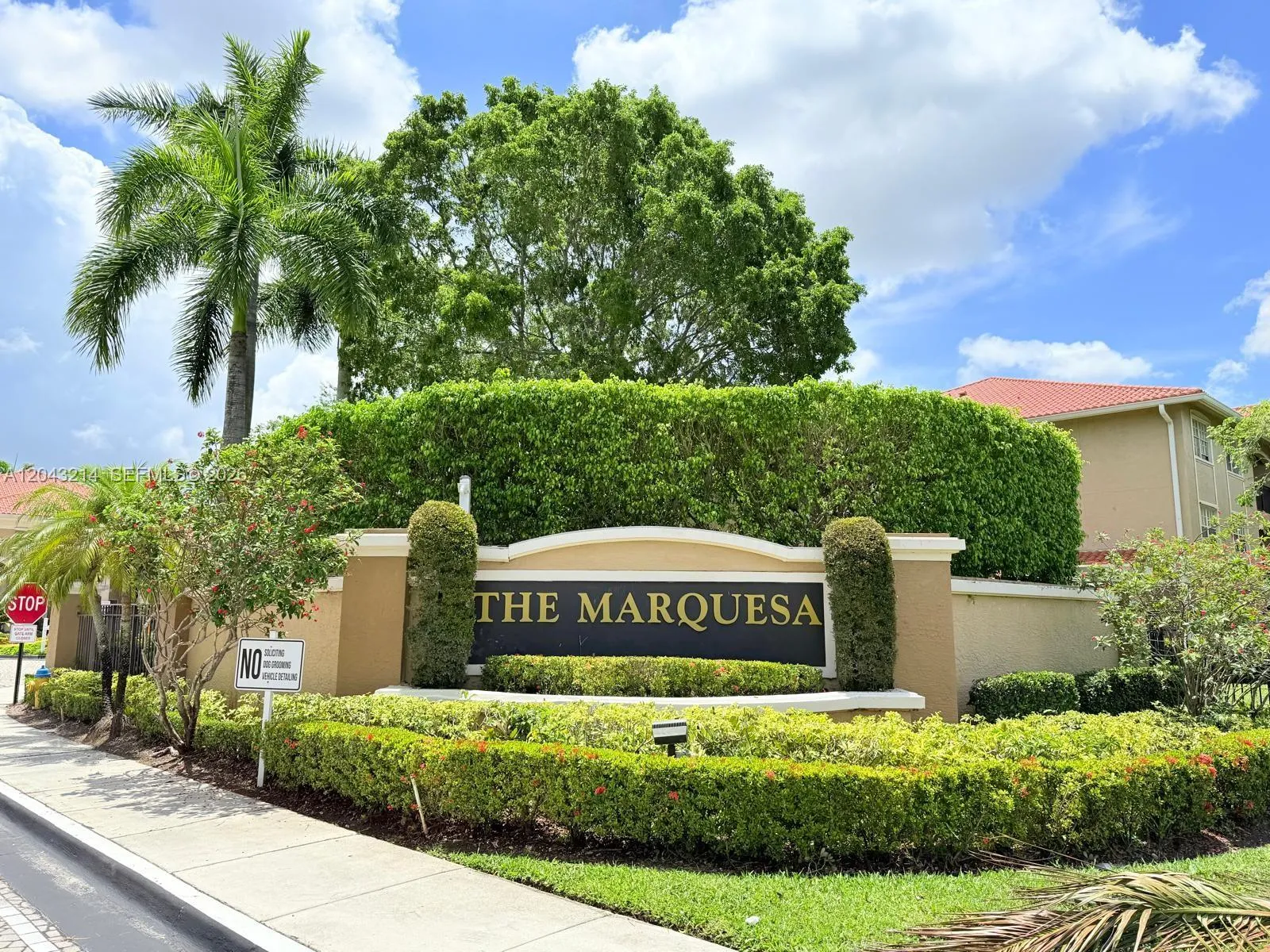 Foto de propiedad en 100 SW 117th Terrace 2207, Pembroke Pines, FL 33025 Pembroke Pines con MLS# 
