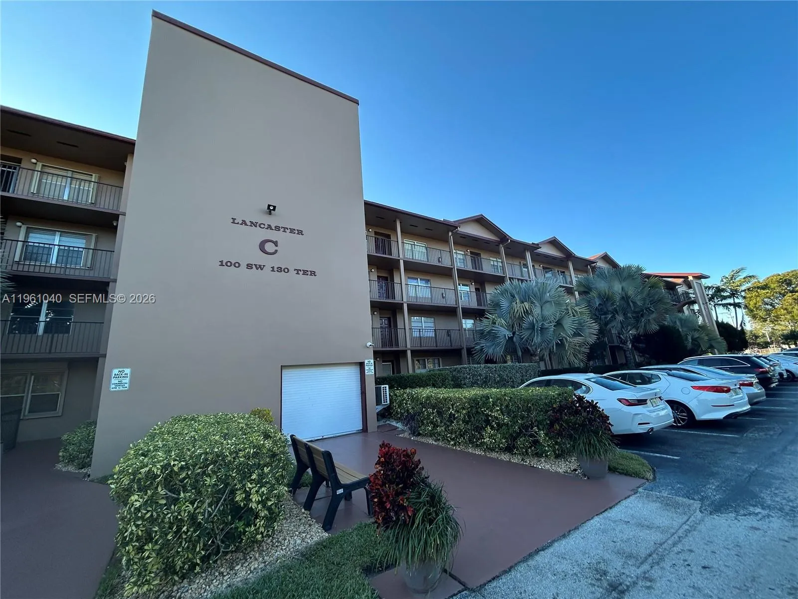 Foto de propiedad en 100 SW 130th Terrace 109C, Pembroke Pines, FL 33027 Pembroke Pines con MLS# 