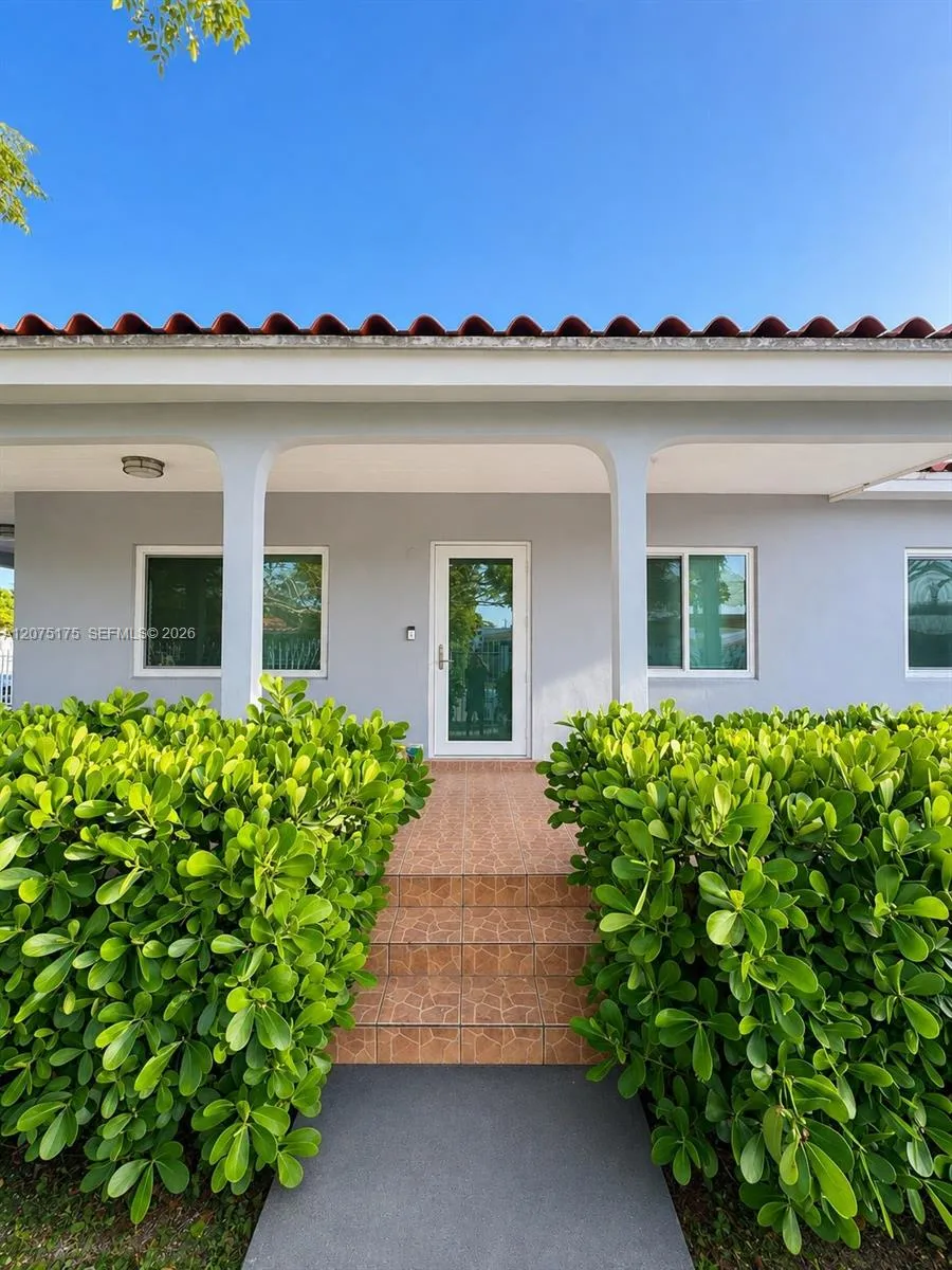 En Venta 100 SW 51st Court, Miami, FL 33134, Miami, FL 33134