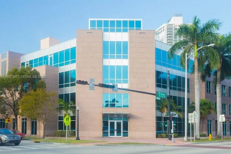 Foto de propiedad en 1000 5th Street 103, Miami Beach, FL 33139 Miami Beach con MLS# 