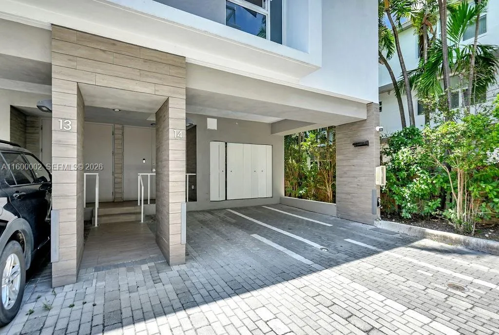 Foto de propiedad en 1000 99th Street 14, Bay Harbor Islands, FL 33154 Bay Harbor Islands con MLS# 