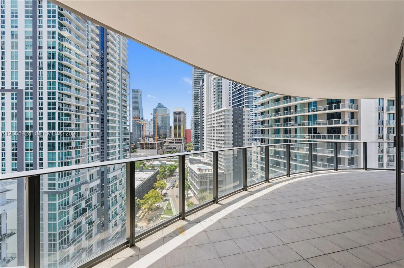 Foto de propiedad en 1000 Brickell Plaza 1902, Miami, FL 33131 Miami con MLS# 