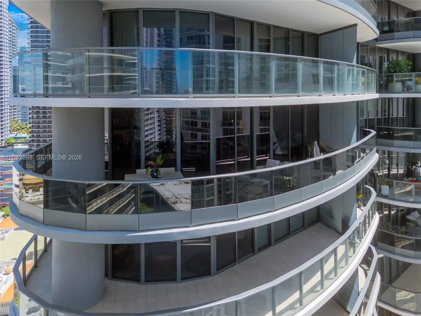 Foto de propiedad en 1000 Brickell Plaza 2402, Miami, FL 33131 Miami con MLS# 