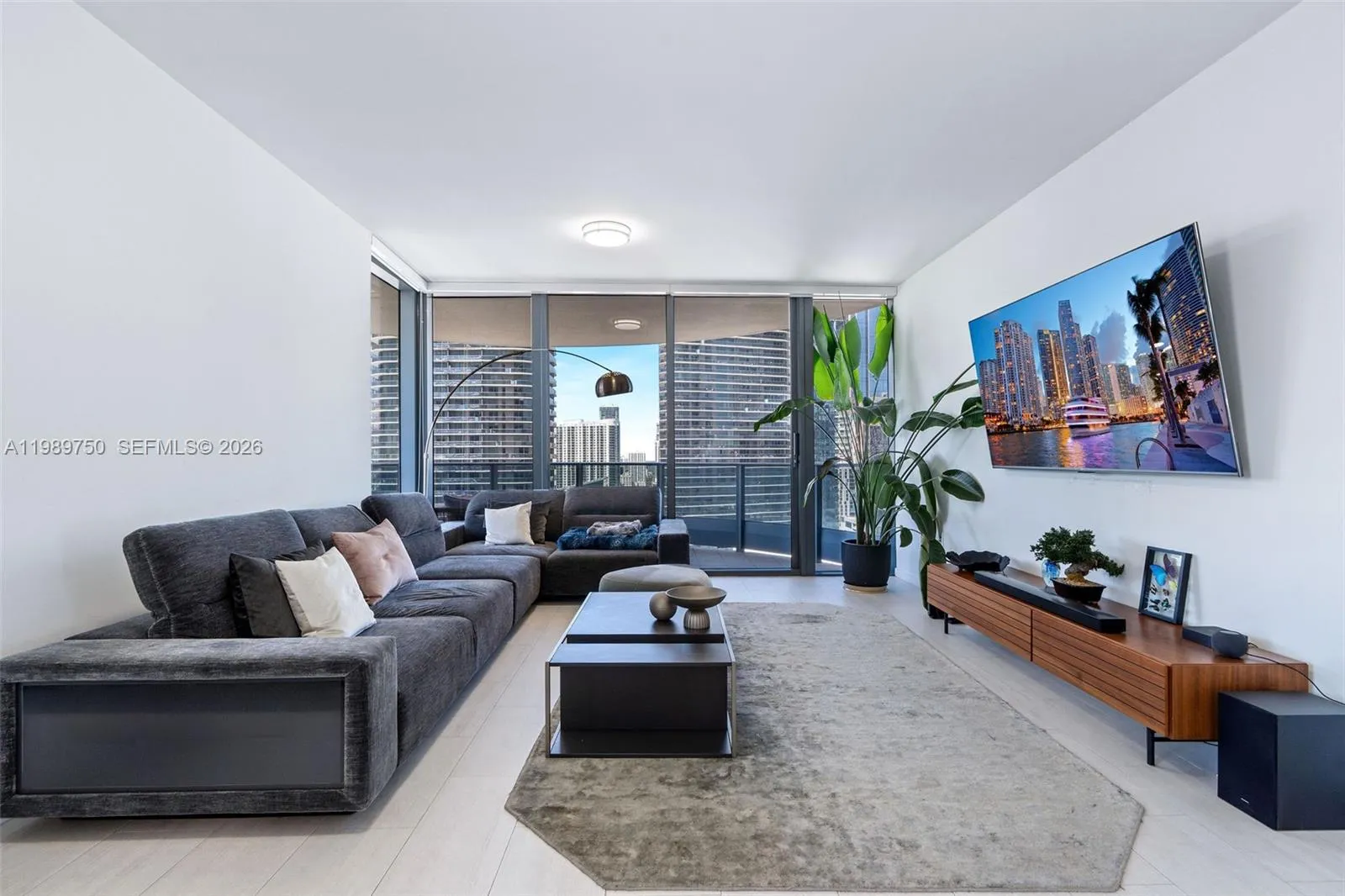 Foto de propiedad en 1000 Brickell Plaza 2812, Miami, FL 33131 Miami con MLS# 