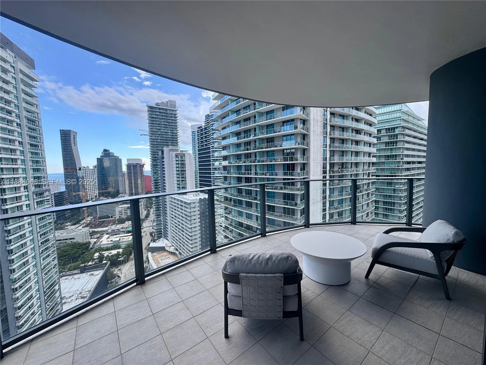 Foto de propiedad en 1000 Brickell Plaza 3302, Miami, FL 33131 Miami con MLS# 