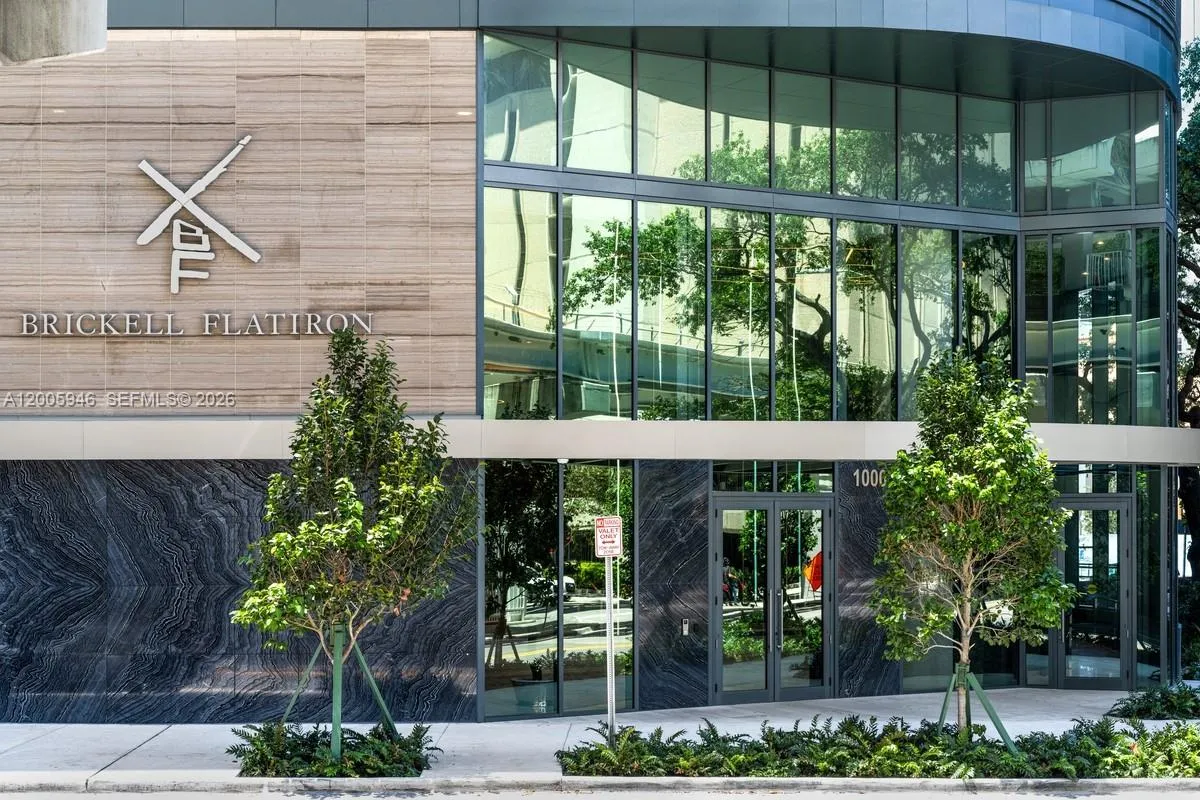 Foto de propiedad en 1000 Brickell Plaza 4907, Miami, FL 33131 Miami con MLS# 