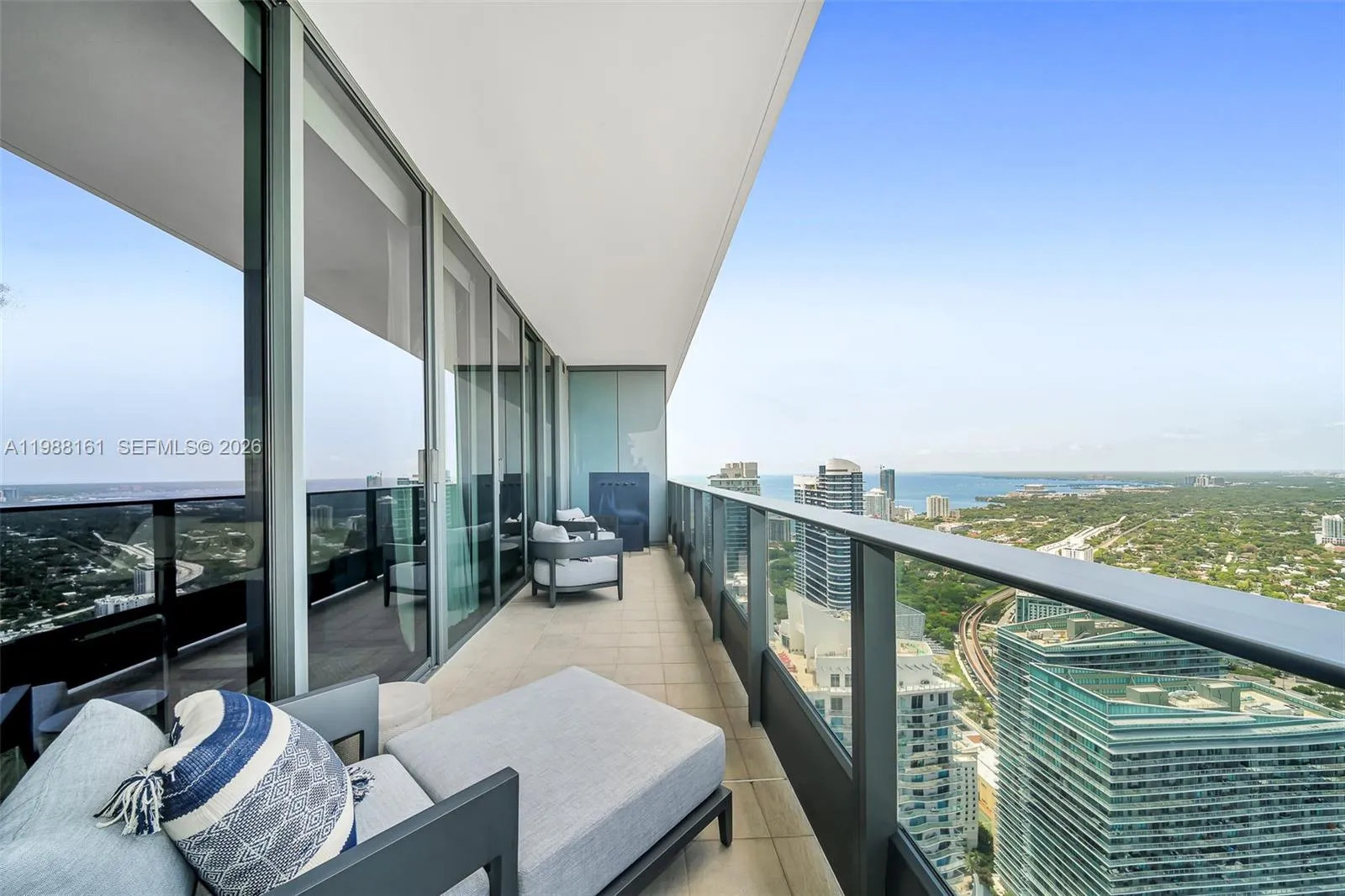 Foto de propiedad en 1000 Brickell Plaza PH5807, Miami, FL 33131 Miami con MLS# 