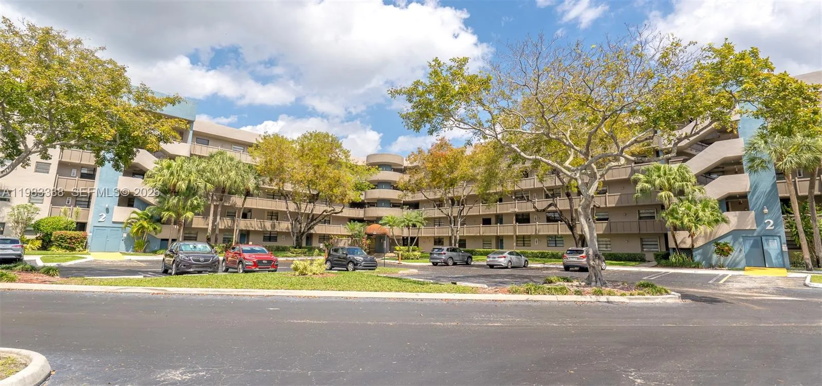 Foto de propiedad en 1000 Colony Point Circle 203, Pembroke Pines, FL 33026 Pembroke Pines con MLS# 