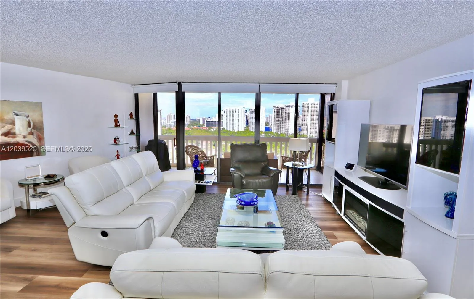 Foto de propiedad en 1000 Island Boulevard 2005, Aventura, FL 33160 Aventura con MLS# 