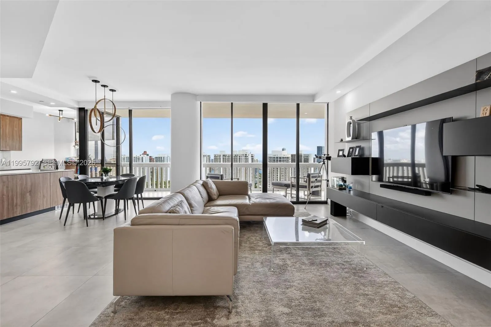 Foto de propiedad en 1000 Island Boulevard 3107, Aventura, FL 33160 Aventura con MLS# 