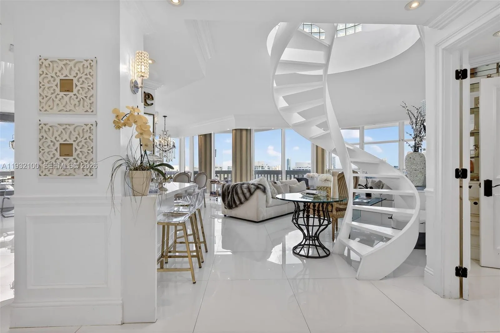 Foto de propiedad en 1000 Island Boulevard PH9, Aventura, FL 33160 Aventura con MLS# 