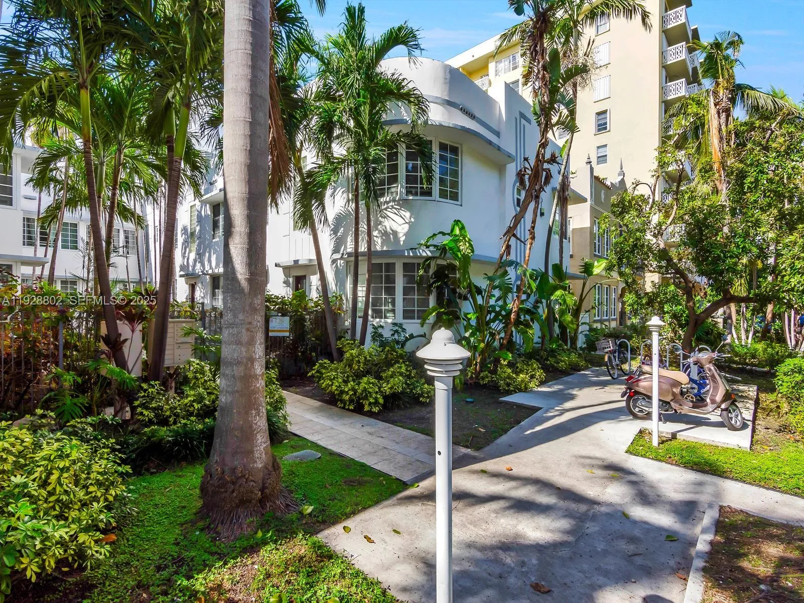 Foto de propiedad en 1000 Meridian Avenue 15, Miami Beach, FL 33139 Miami Beach con MLS# 