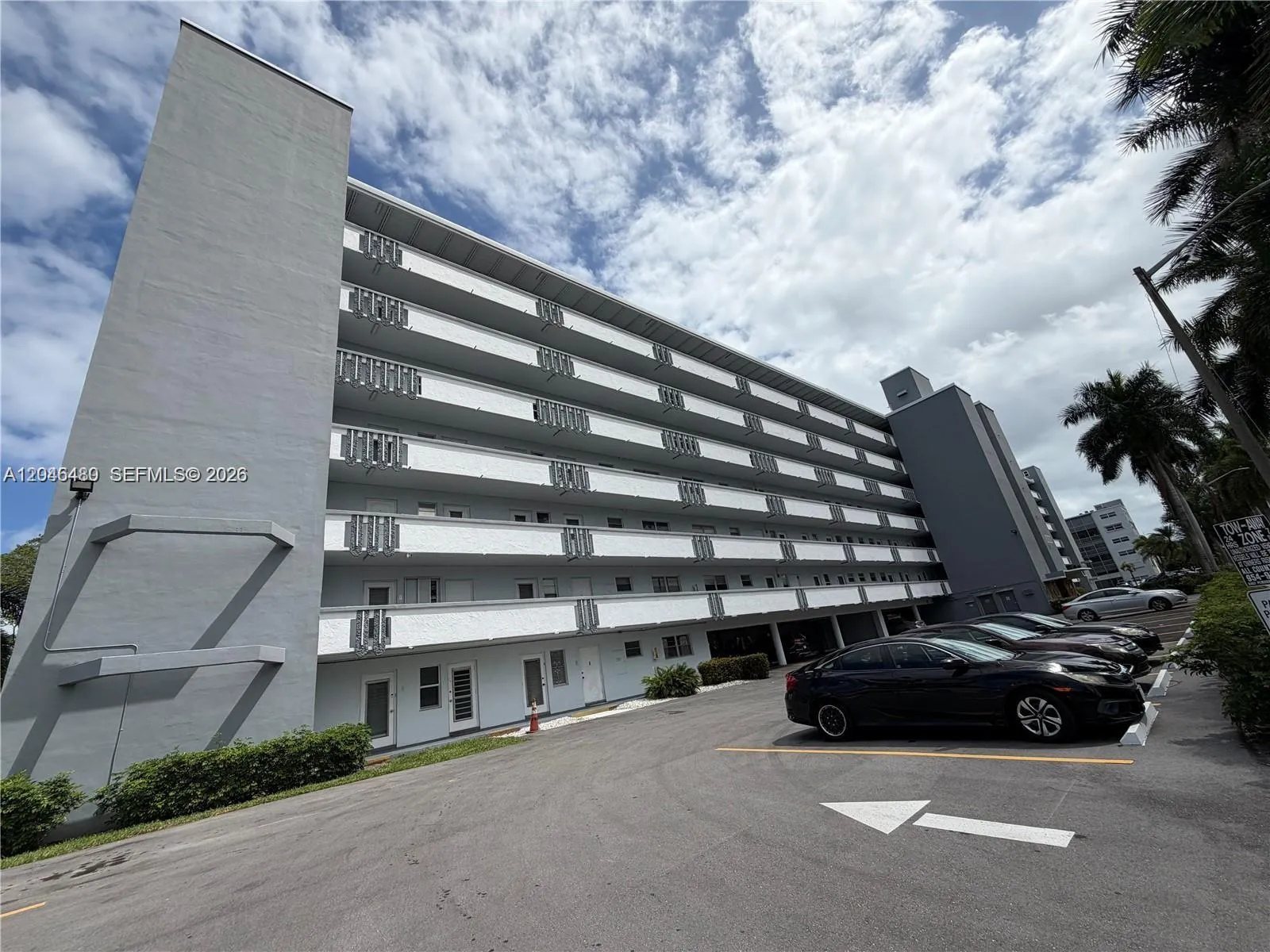 Vendido 1000 NE 14th Avenue 405, Hallandale Beach, FL 33009, Hallandale Beach, FL 33009