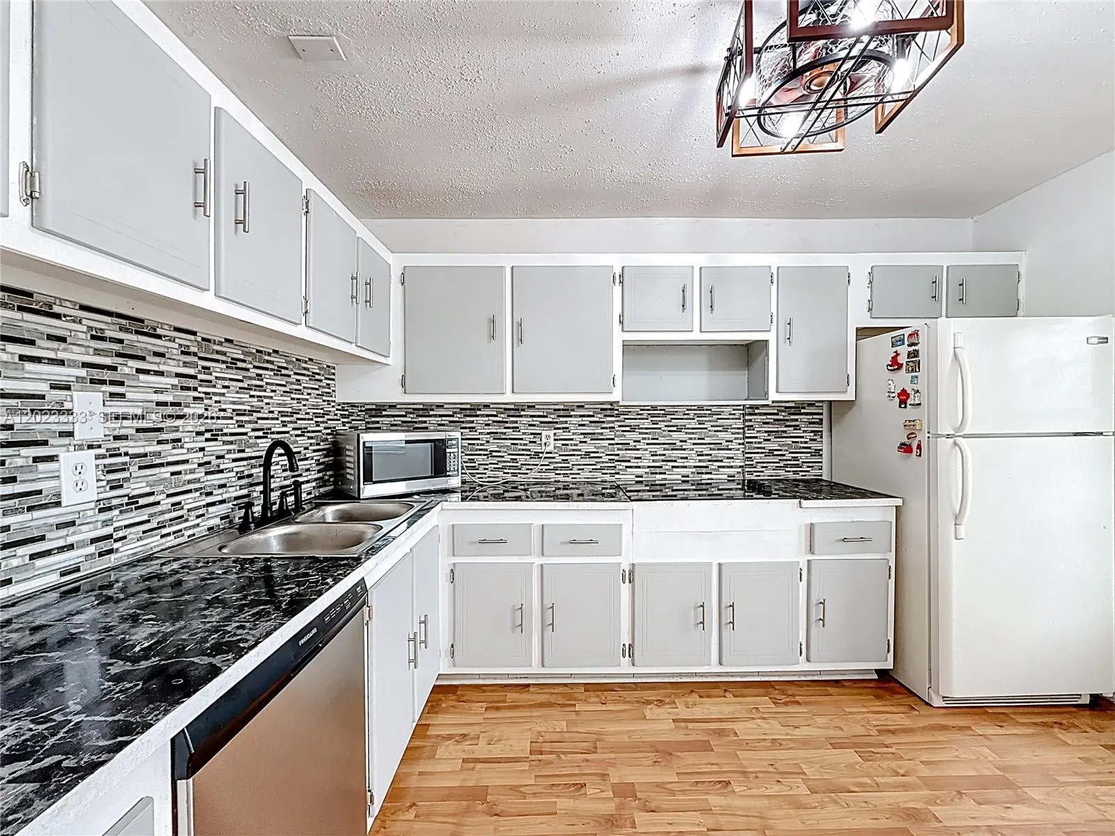 Foto de propiedad en 1000 NE 14th Avenue 411, Hallandale Beach, FL 33009 Hallandale Beach con MLS#