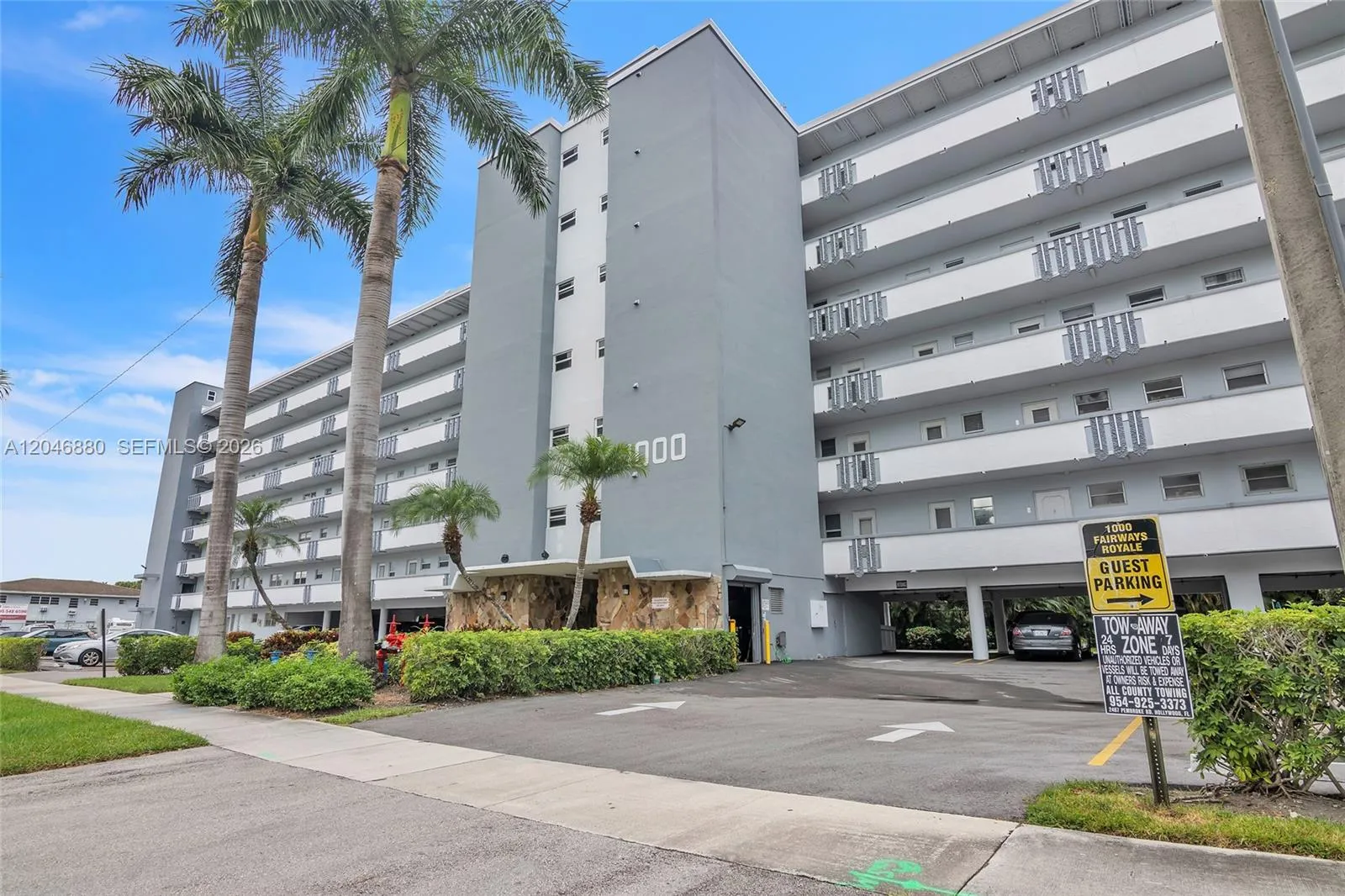 Foto de propiedad en 1000 NE 14th Avenue 503, Hallandale Beach, FL 33009 Hallandale Beach con MLS# 
