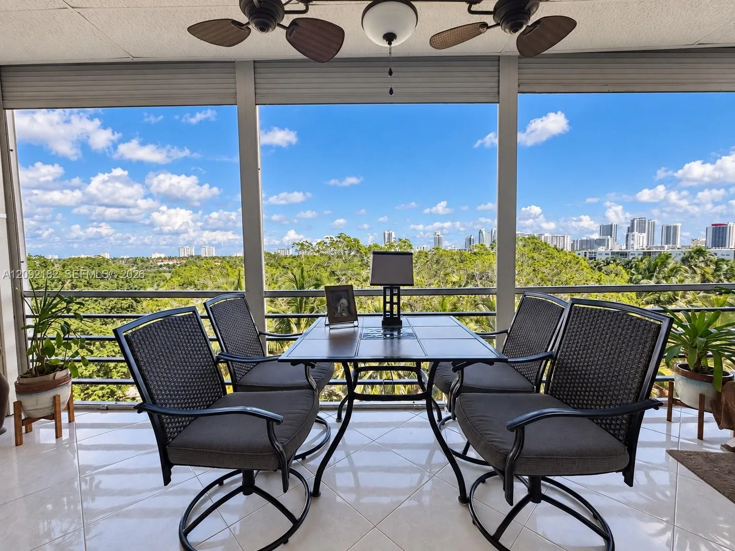 En Venta 1000 NE 14th Avenue 703, Hallandale Beach, FL 33009, Hallandale Beach, FL 33009