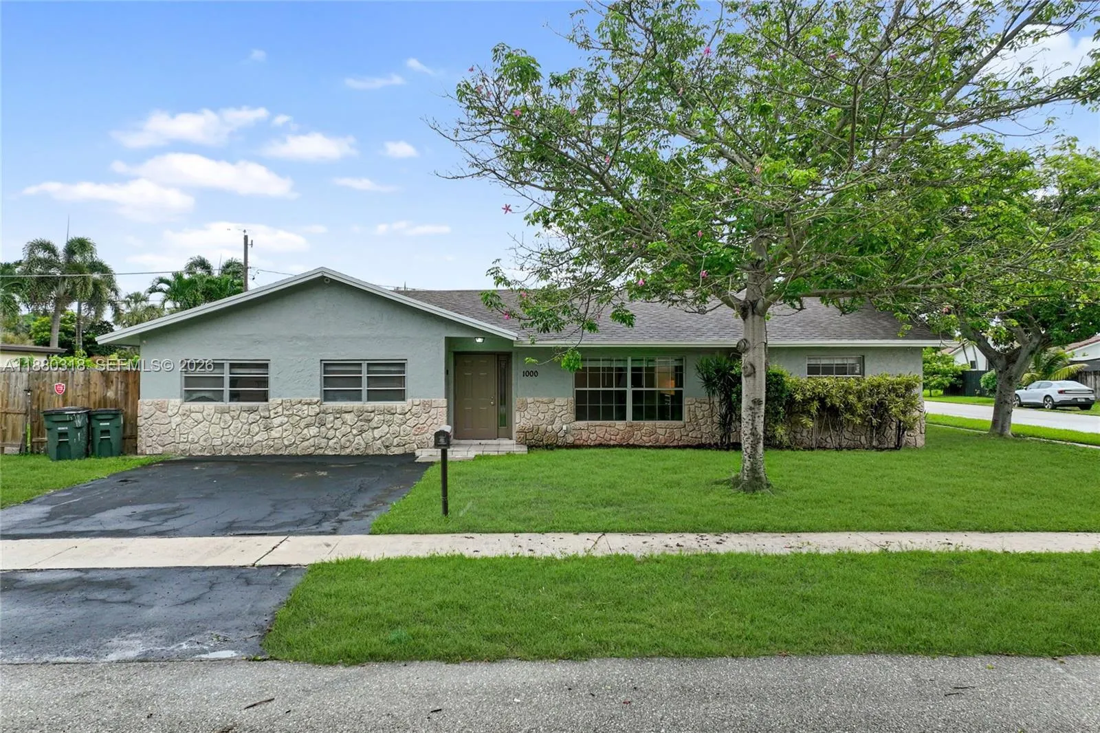 Foto de propiedad en 1000 NW 17th Avenue, Boca Raton, FL 33486 Boca Raton con MLS# 