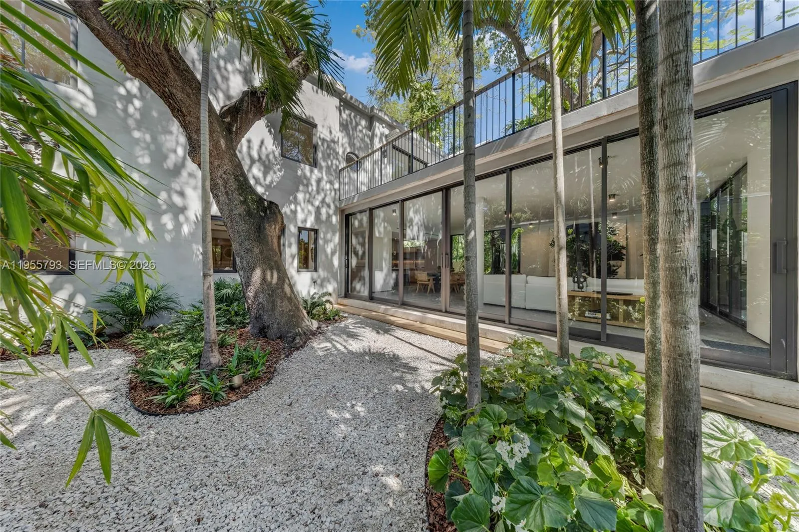 En Venta 1000 NW 9th Court, Miami, FL 33136, Miami, FL 33136