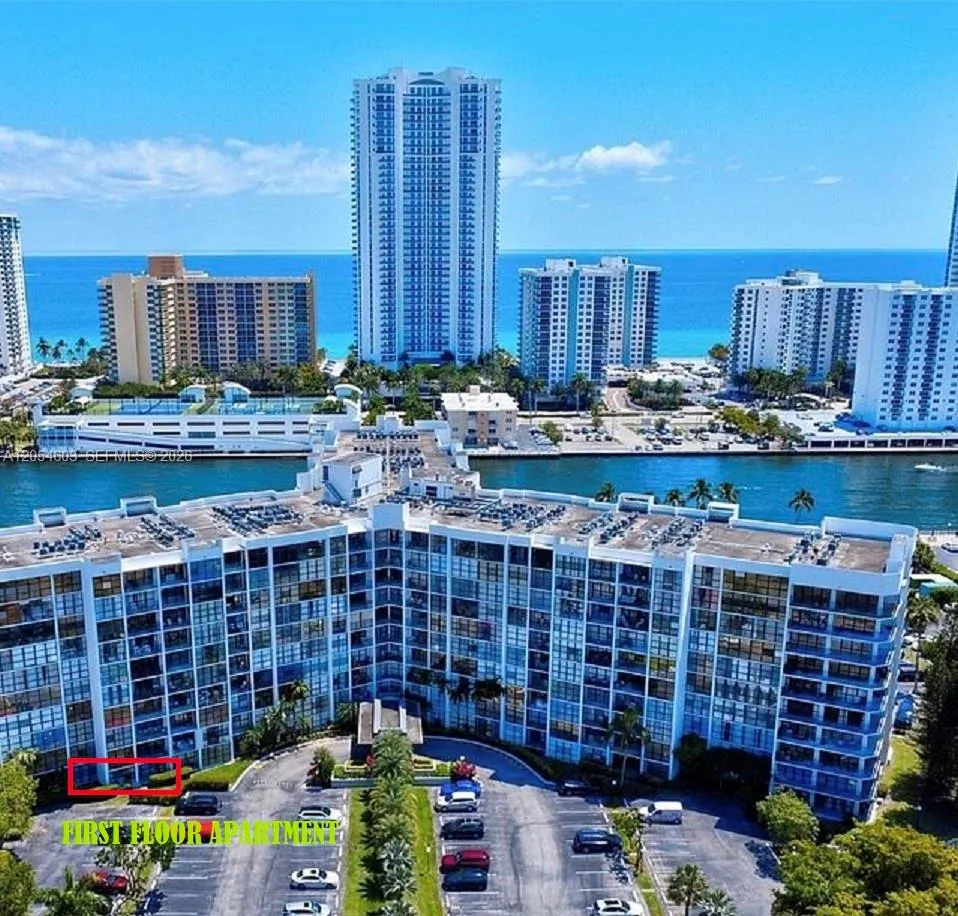 Foto de propiedad en 1000 Parkview Drive 107, Hallandale Beach, FL 33009 Hallandale Beach con MLS# 