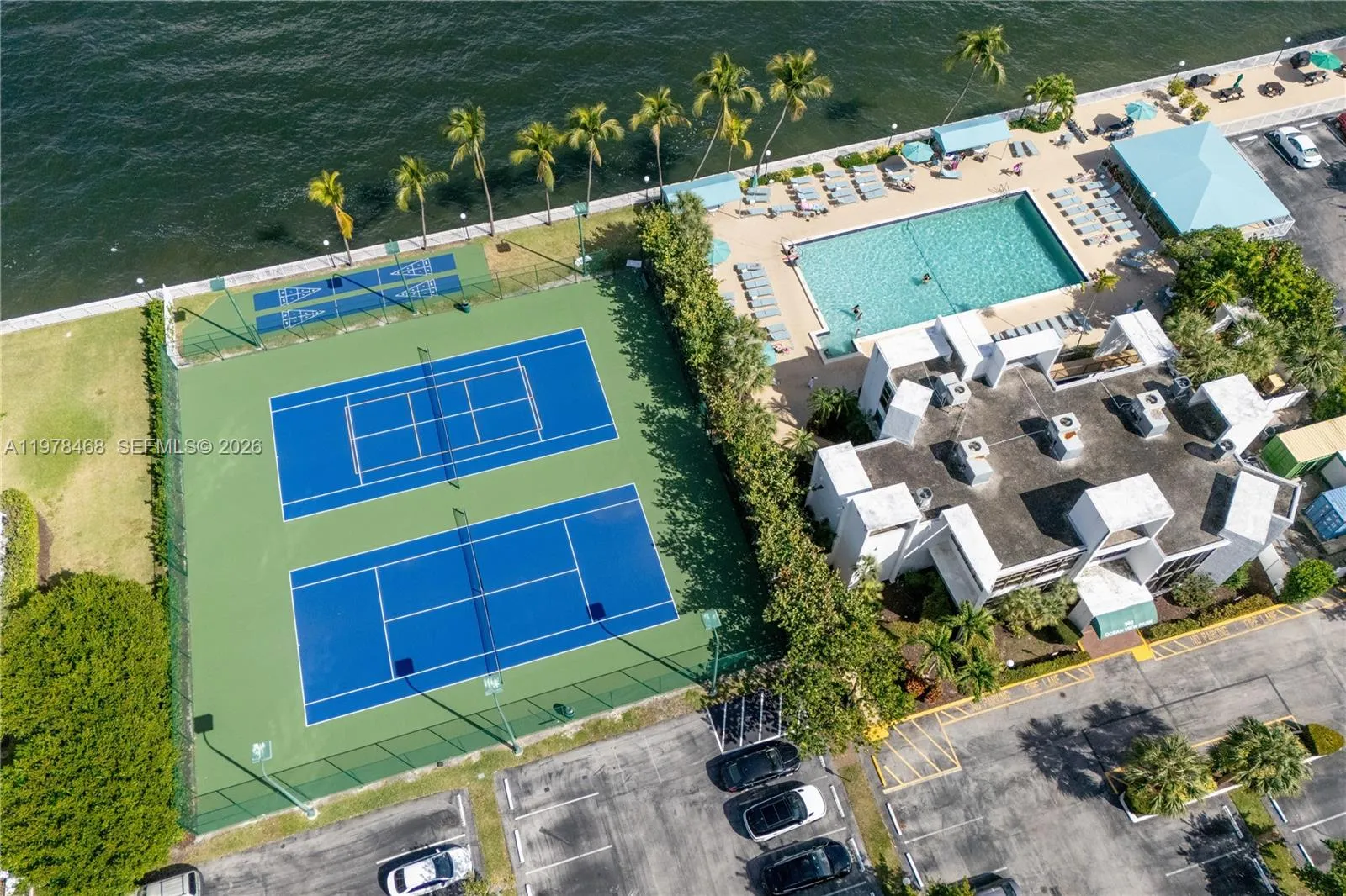Foto de propiedad en 1000 Parkview Drive 115, Hallandale Beach, FL 33009 Hallandale Beach con MLS#