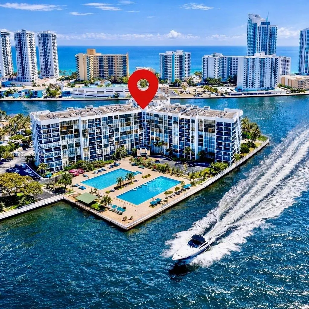 Foto de propiedad en 1000 Parkview Drive 222, Hallandale Beach, FL 33009 Hallandale Beach con MLS# 