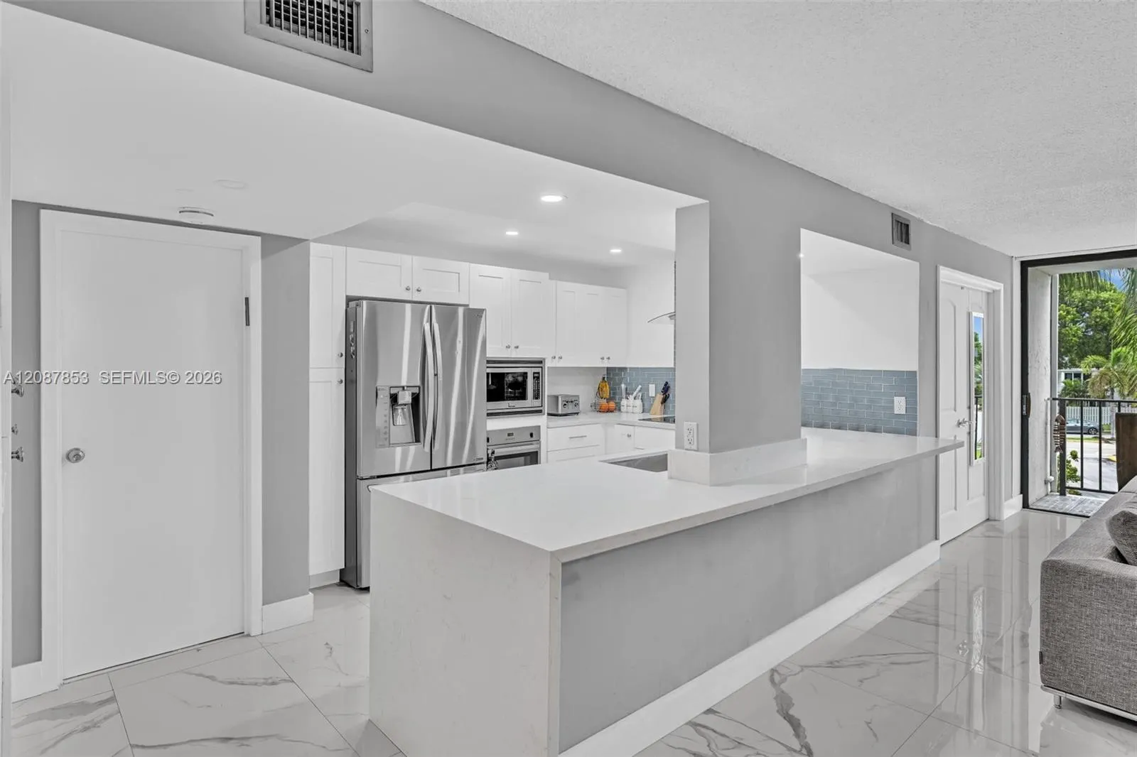 En Renta 1000 Parkview Drive 329, Hallandale Beach, FL 33009, Hallandale Beach, FL 33009
