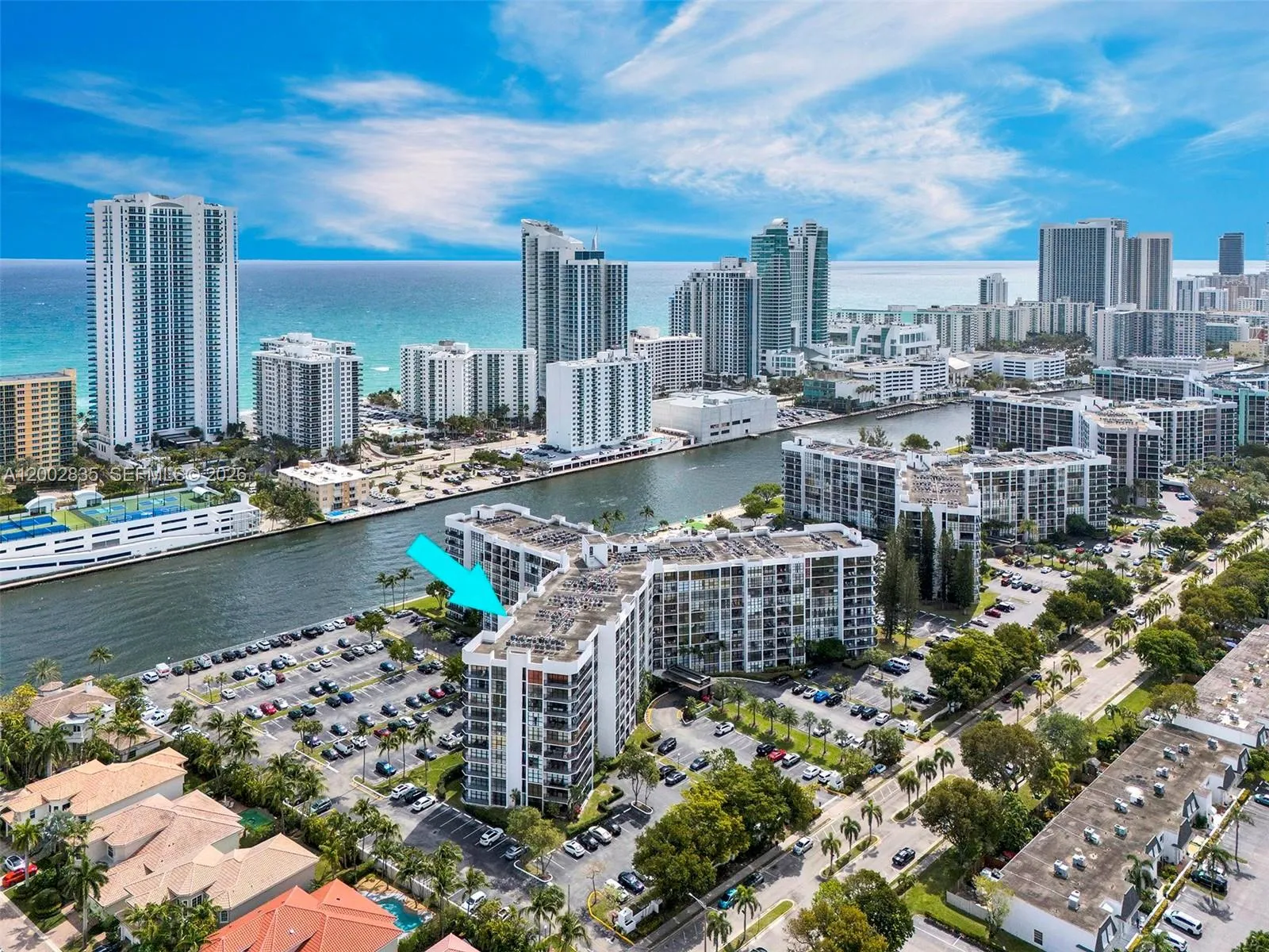 Foto de propiedad en 1000 Parkview Drive 407, Hallandale Beach, FL 33009 Hallandale Beach con MLS# 