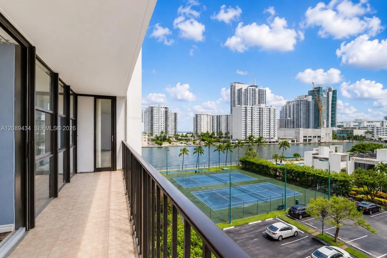 En Renta 1000 Parkview Drive 614, Hallandale Beach, FL 33009, Hallandale Beach, FL 33009