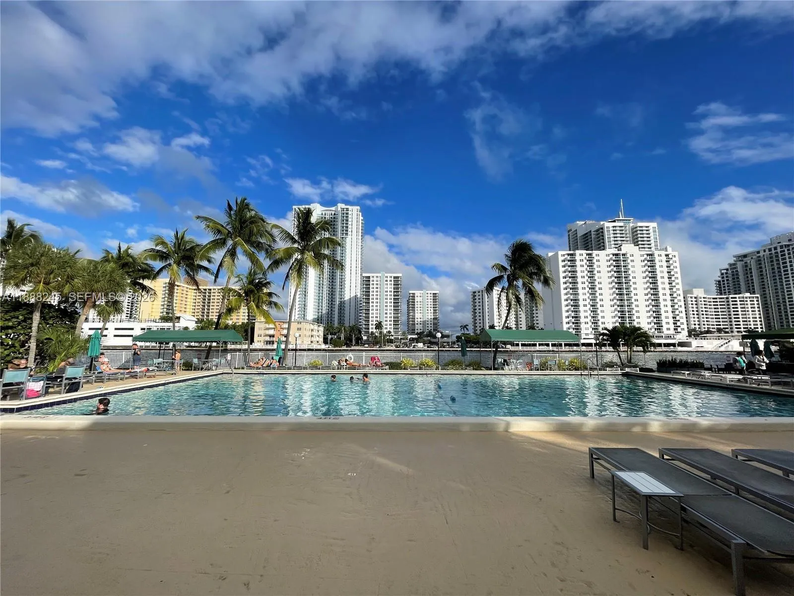 Foto de propiedad en 1000 Parkview Drive 627, Hallandale Beach, FL 33009 Hallandale Beach con MLS#