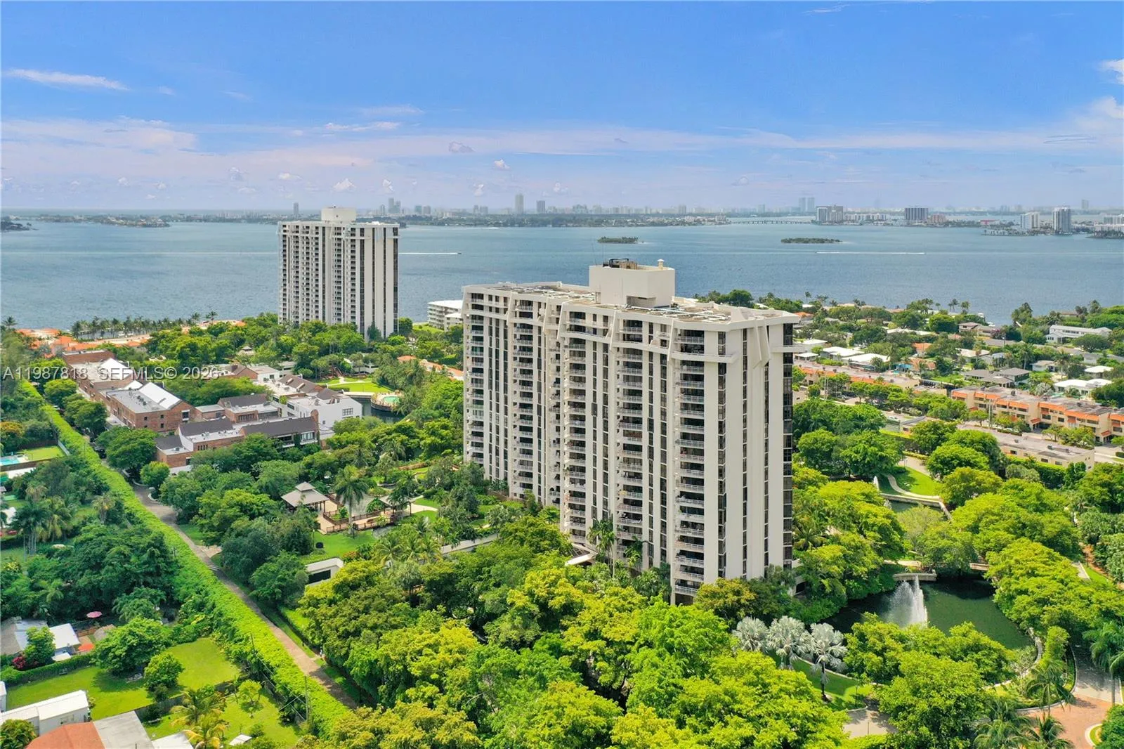 Foto de propiedad en 1000 Quayside Terrace 1101, Miami, FL 33138 Miami con MLS#