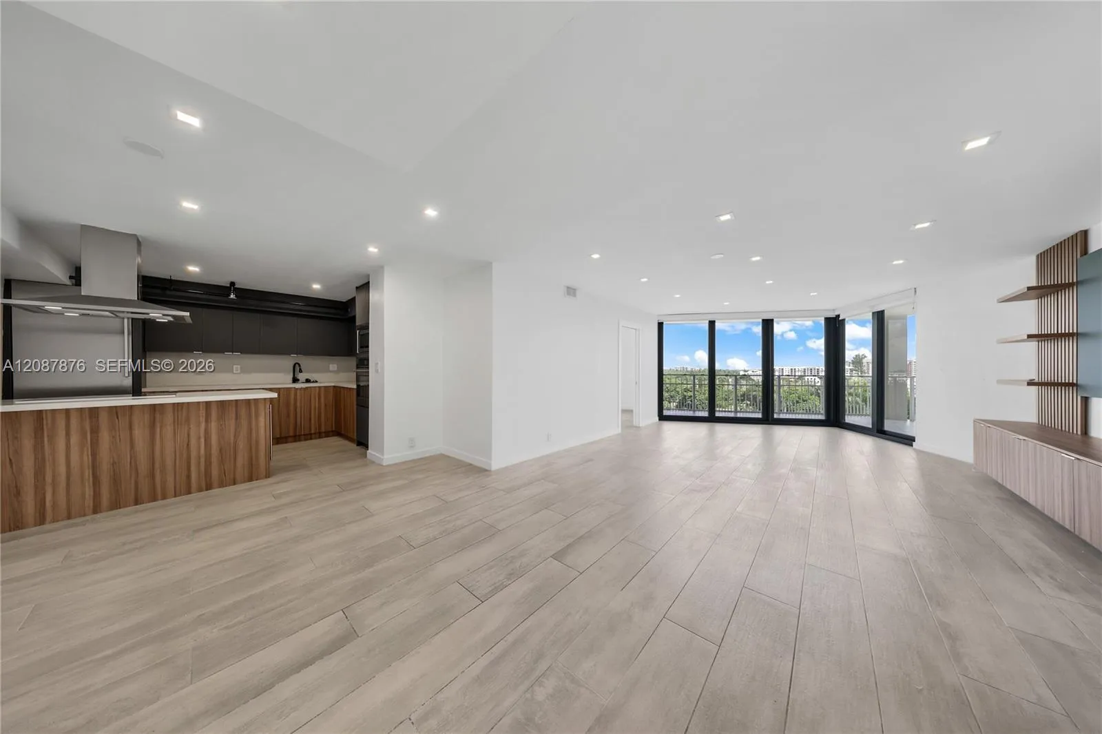 Foto de propiedad en 1000 Quayside Terrace 903, Miami, FL 33138 Miami con MLS# 