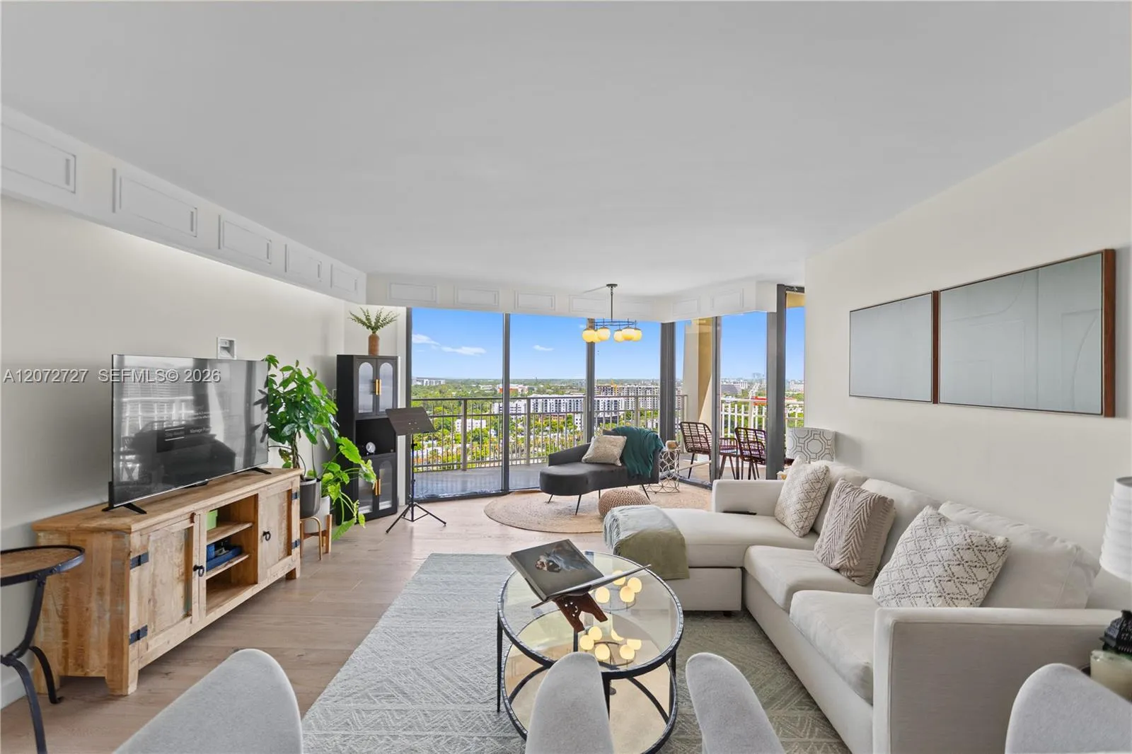 Foto de propiedad en 1000 Quayside Terrace TS-05, Miami, FL 33138 Miami con MLS# 