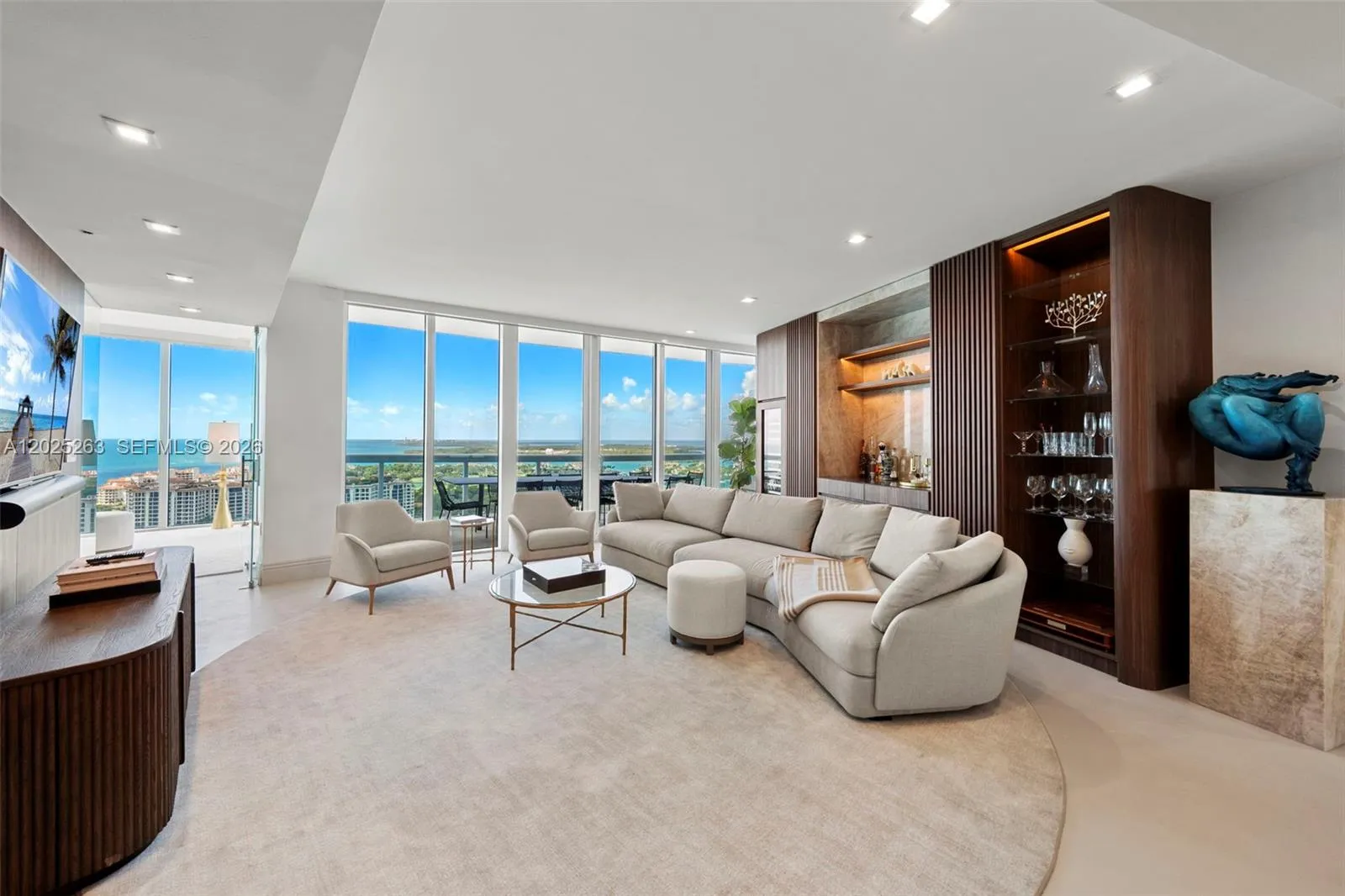 Foto de propiedad en 1000 S Pointe Drive 2803, Miami Beach, FL 33139 Miami Beach con MLS#