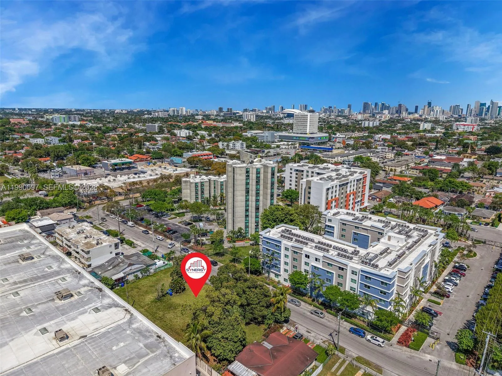 Foto de propiedad en 1000 SW 30th Avenue, Miami, FL 33135 Miami con MLS# 