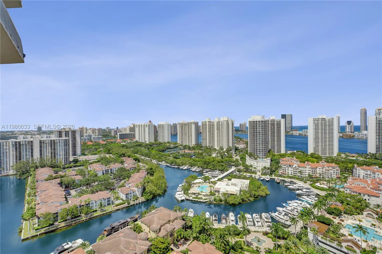 Foto de propiedad en 1000 W Island Boulevard 2908, Aventura, FL 33160 Aventura con MLS# 