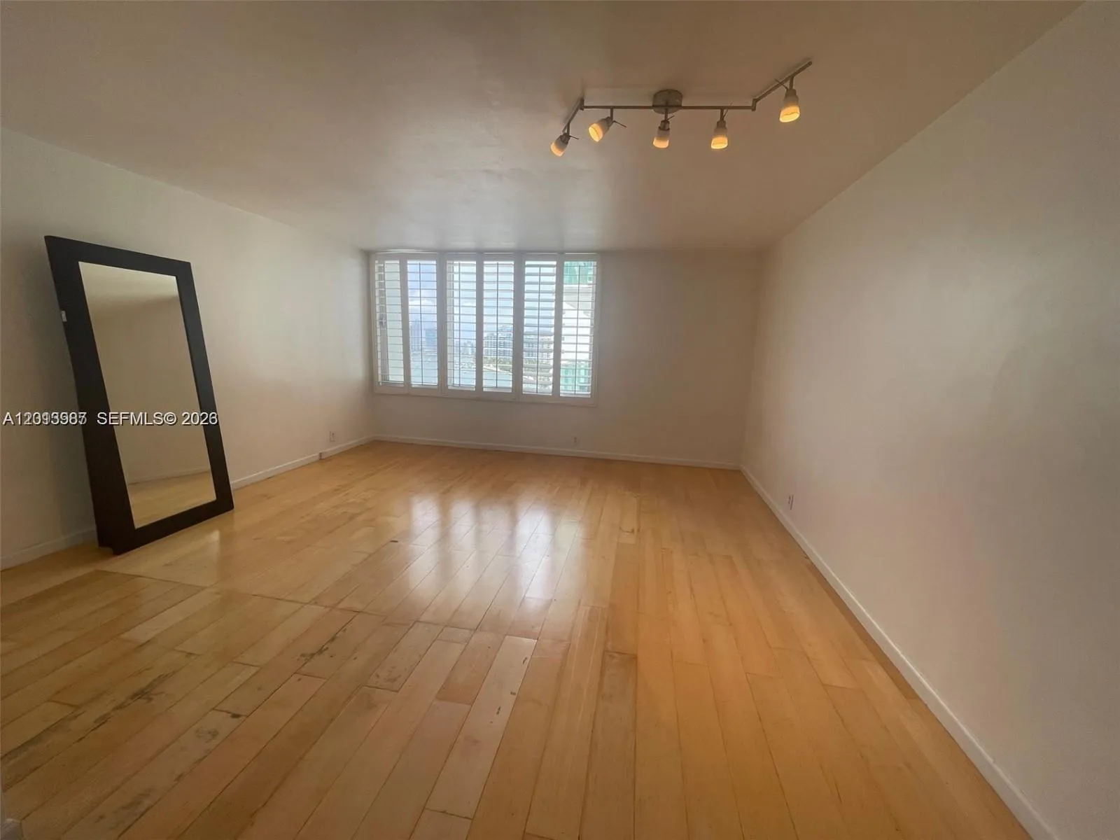 Foto de propiedad en 1000 West Avenue 1122, Miami Beach, FL 33139 Miami Beach con MLS# 