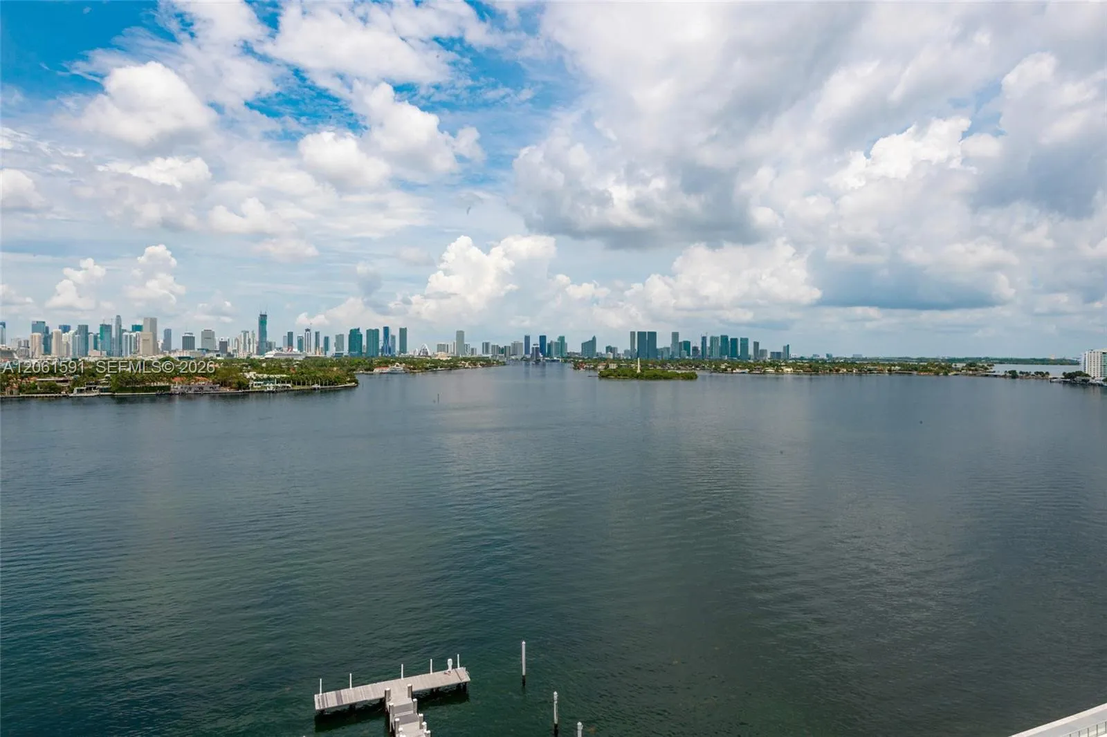 Foto de propiedad en 1000 West Avenue 1220, Miami Beach, FL 33139 Miami Beach con MLS# 