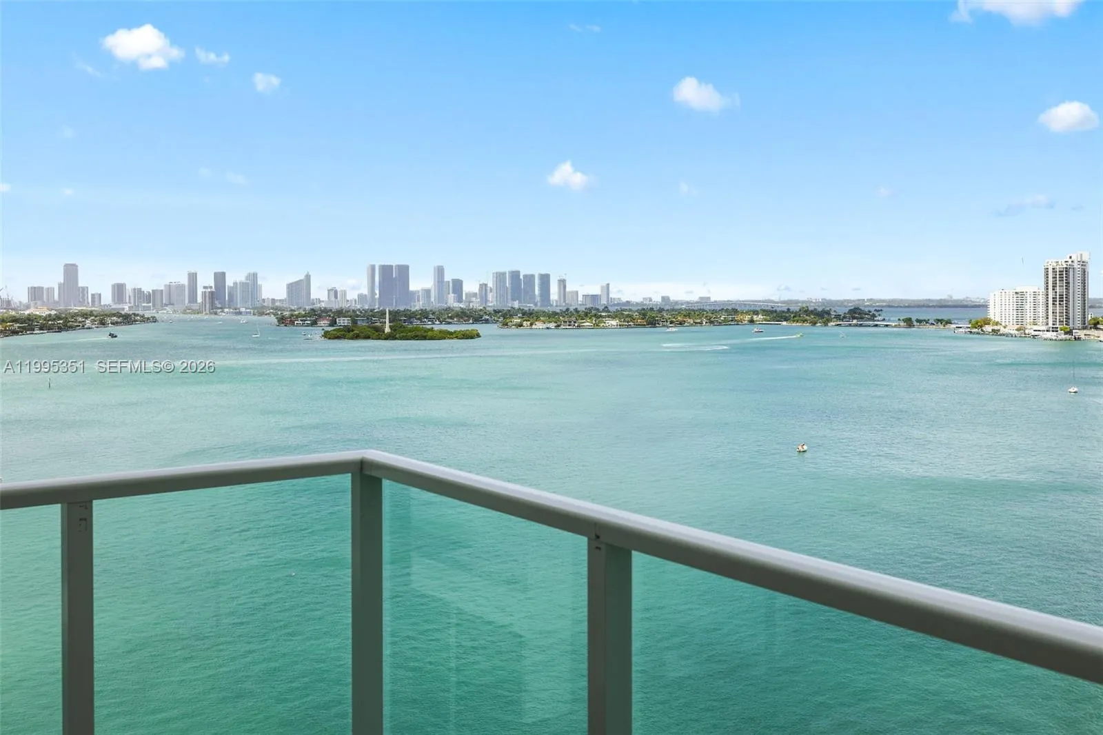 Foto de propiedad en 1000 West Avenue 1423, Miami Beach, FL 33139 Miami Beach con MLS# 