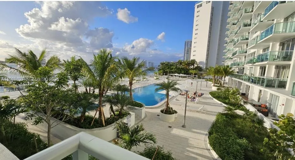 Foto de propiedad en 1000 West Avenue 214, Miami Beach, FL 33139 Miami Beach con MLS# 