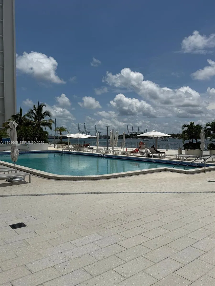 Foto de propiedad en 1000 West Avenue 306, Miami Beach, FL 33139 Miami Beach con MLS# 