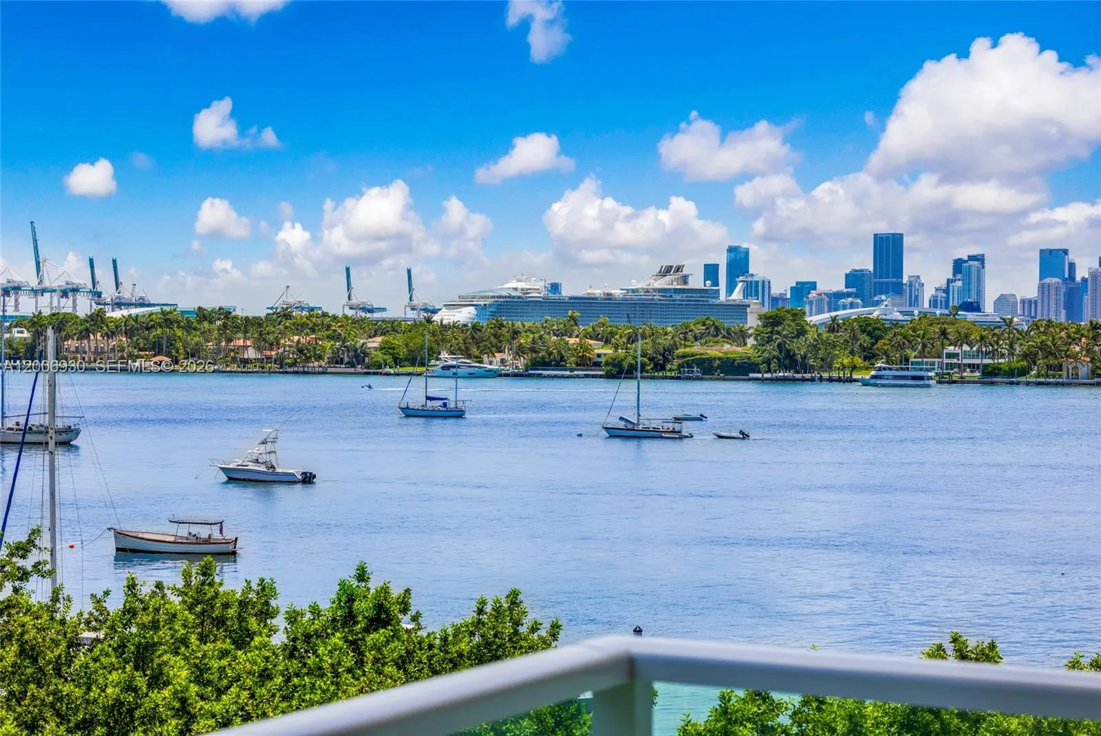 Foto de propiedad en 1000 West Avenue 426, Miami Beach, FL 33139 Miami Beach con MLS# 