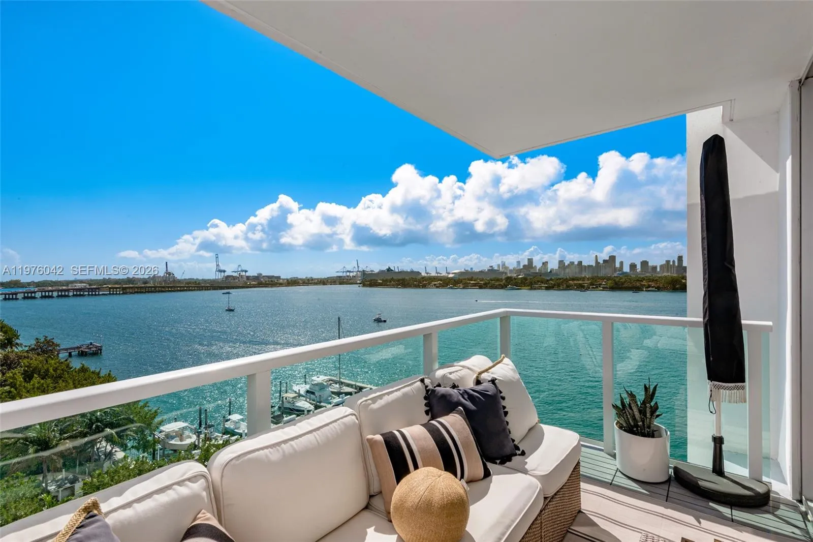 Foto de propiedad en 1000 West Avenue 825, Miami Beach, FL 33139 Miami Beach con MLS# 