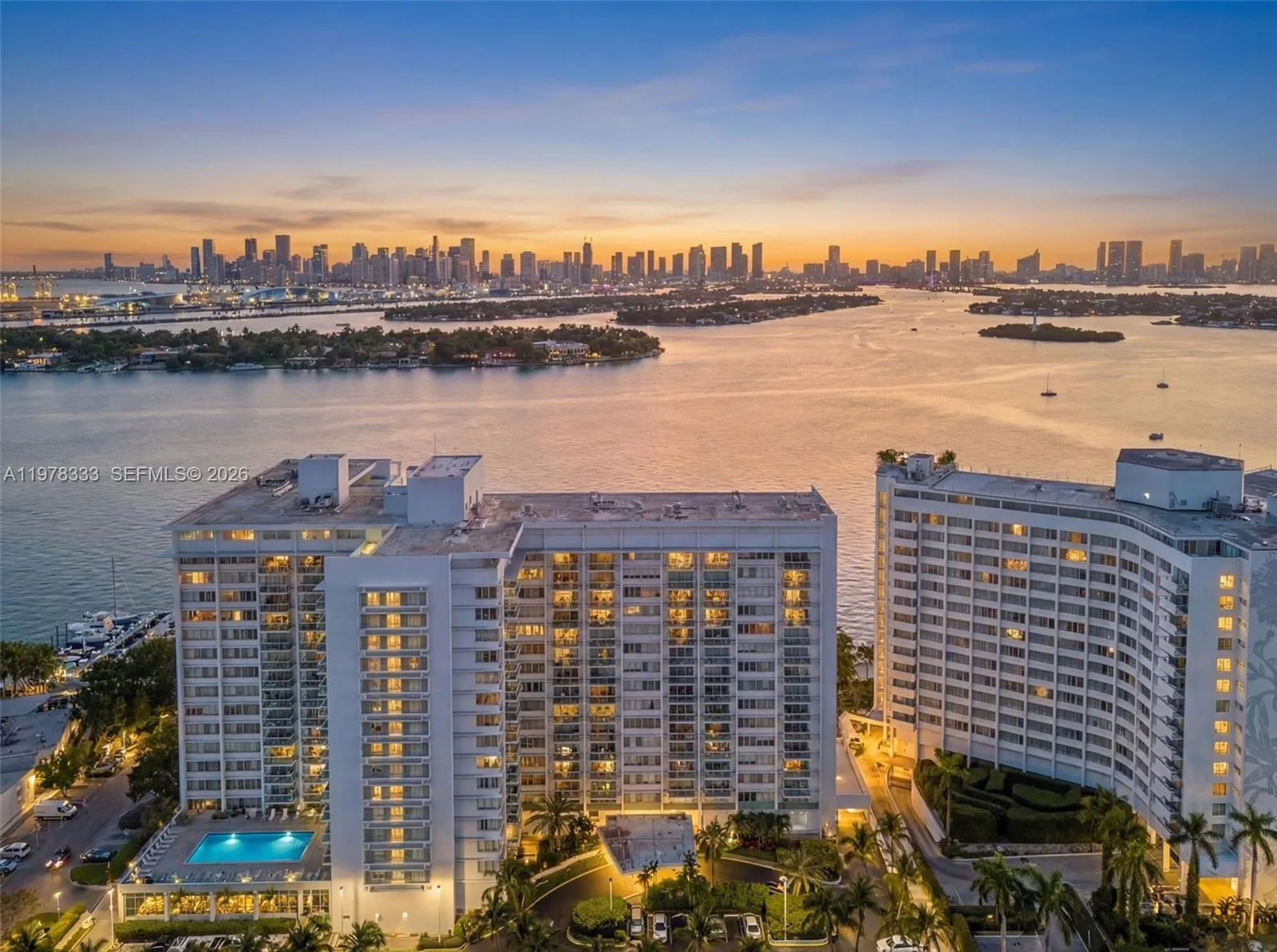 Foto de propiedad en 1000 West Avenue 910, Miami Beach, FL 33139 Miami Beach con MLS# 