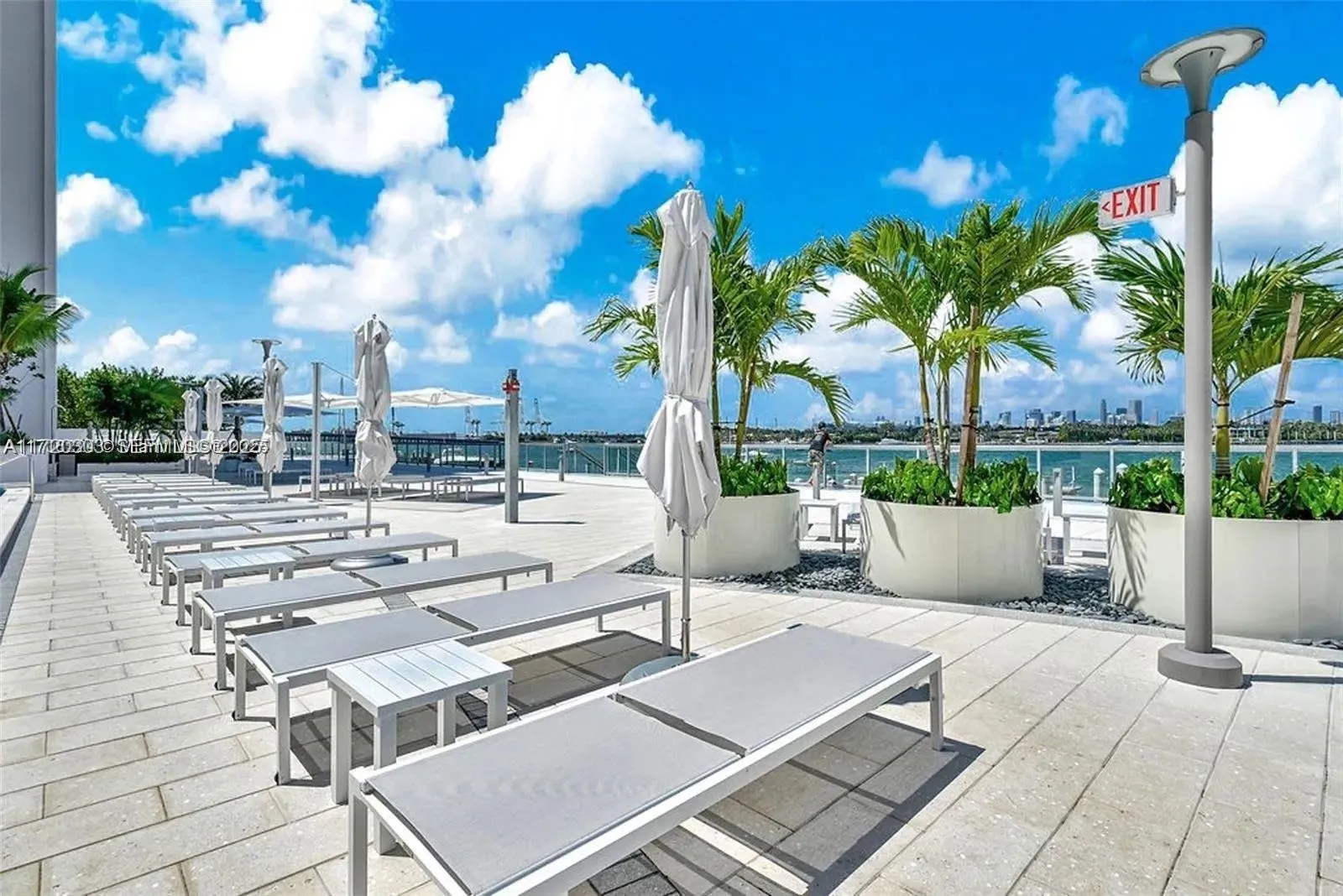 Foto de propiedad en 1000 West Avenue BS107, Miami Beach, FL 33139 Miami Beach con MLS# 