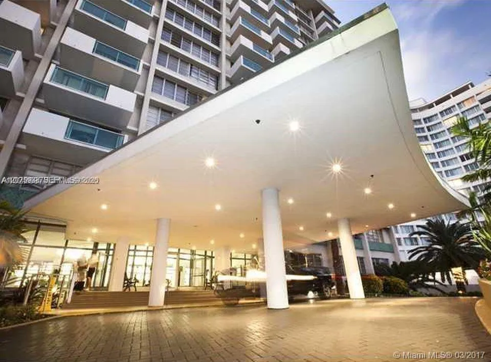 Foto de propiedad en 1000 West Avenue PH32, Miami Beach, FL 33139 Miami Beach con MLS# 