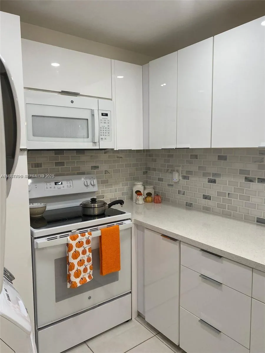 Foto de propiedad en 10000 NW 80 Court 2565, Hialeah Gardens, FL 33016 Hialeah Gardens con MLS# 