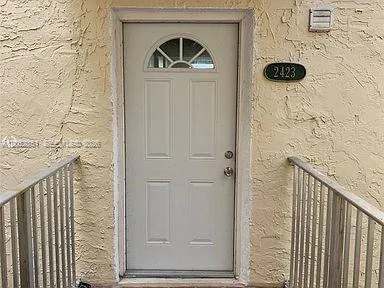 Foto de propiedad en 10000 NW 80th Court 2423, Hialeah Gardens, FL 33016 Hialeah Gardens con MLS# 