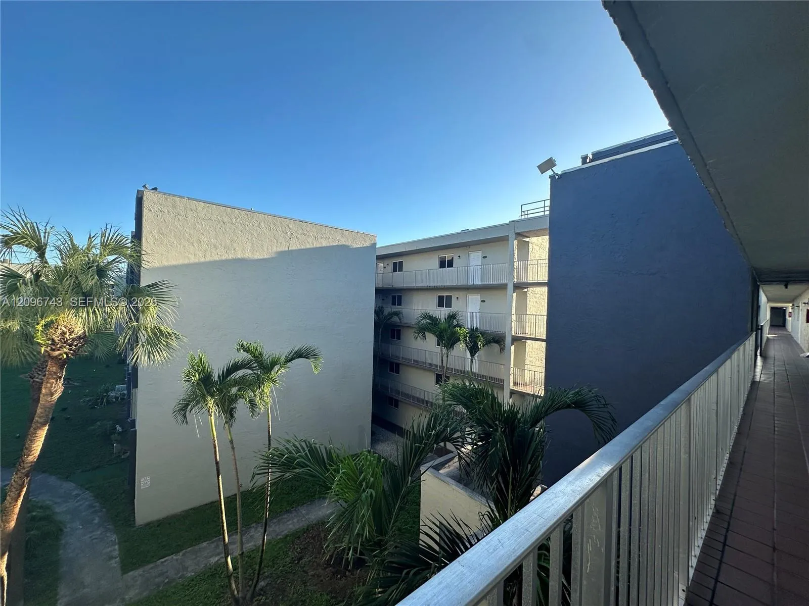 En Venta 10000 NW 80th Court 2424, Hialeah Gardens, FL 33016, Hialeah Gardens, FL 33016